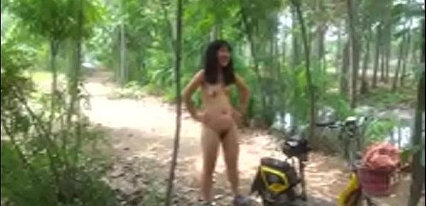  Chinese maid got hard fuck in the forest